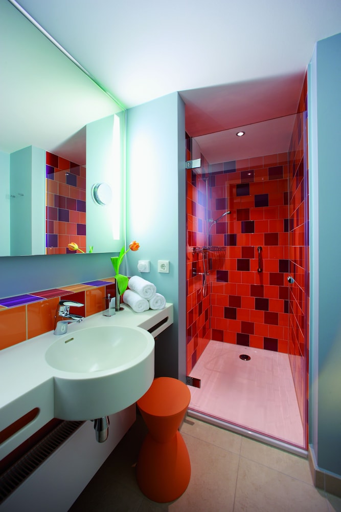 Classic Apartment, 2 Bedrooms thumbnail 5