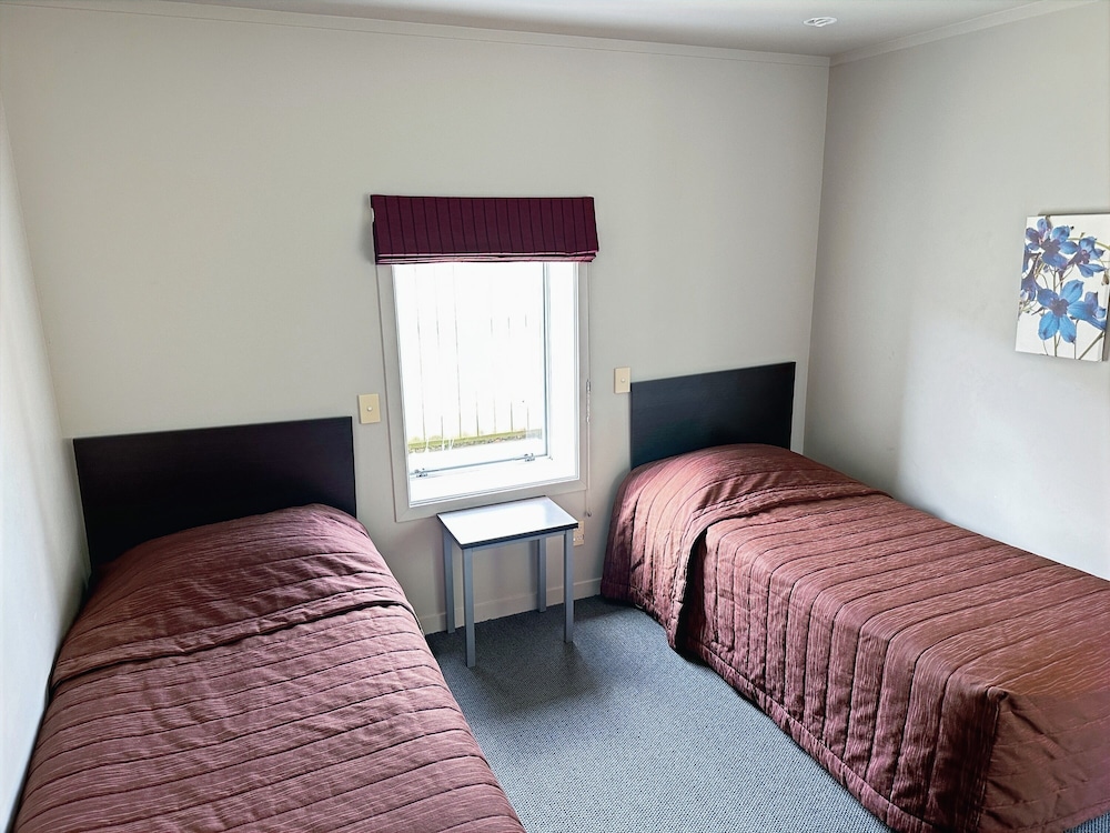 2 Bedroom Apartment with Spa Bath and Kitchenette (Opt 1) photo 2