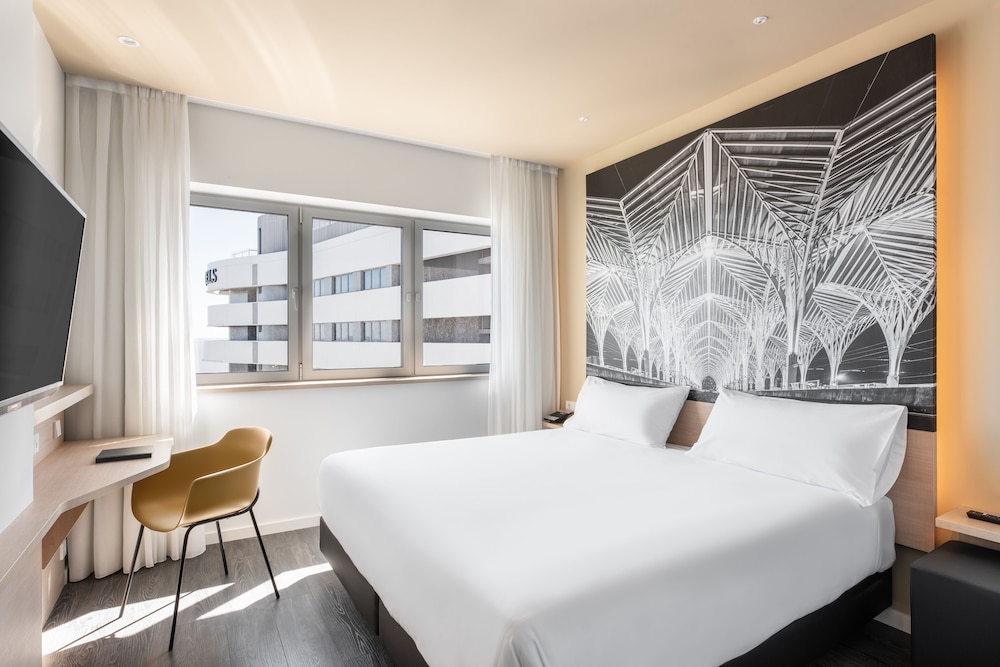 Available room