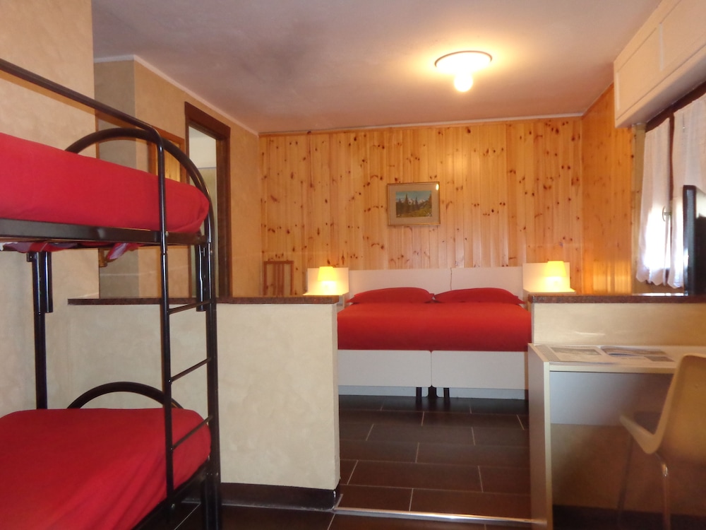 Quadruple Room, Multiple Beds, Private Bathroom photo 1