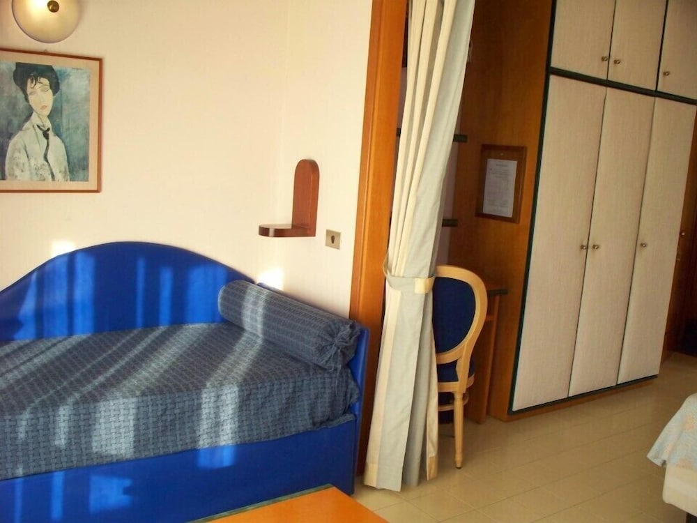 Junior Suite, Partial Sea View photo 3