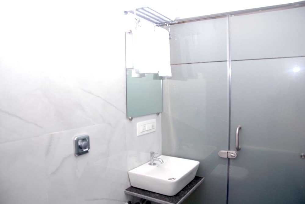 Deluxe Room - Photo 7