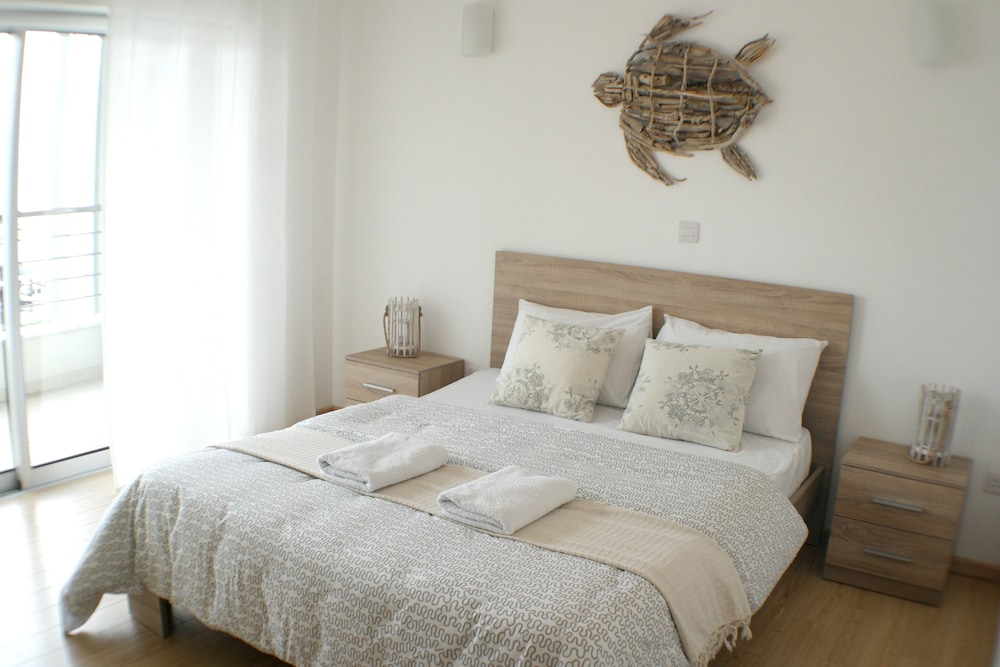 Comfort Apartment, 2 Bedrooms, Partial Sea View (Breeze)