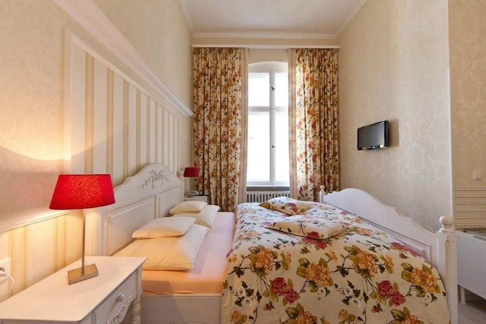 Double or Twin Room photo 2