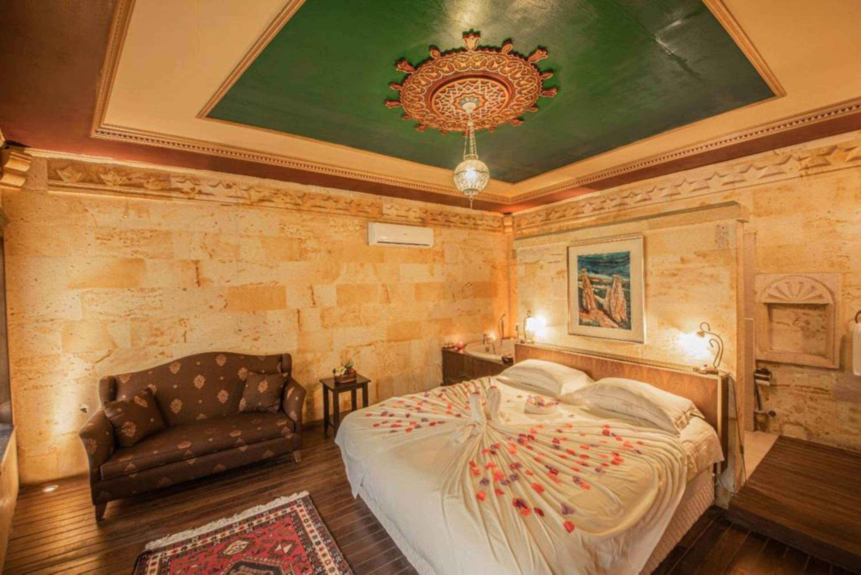 Junior Suite with Balcony photo 2