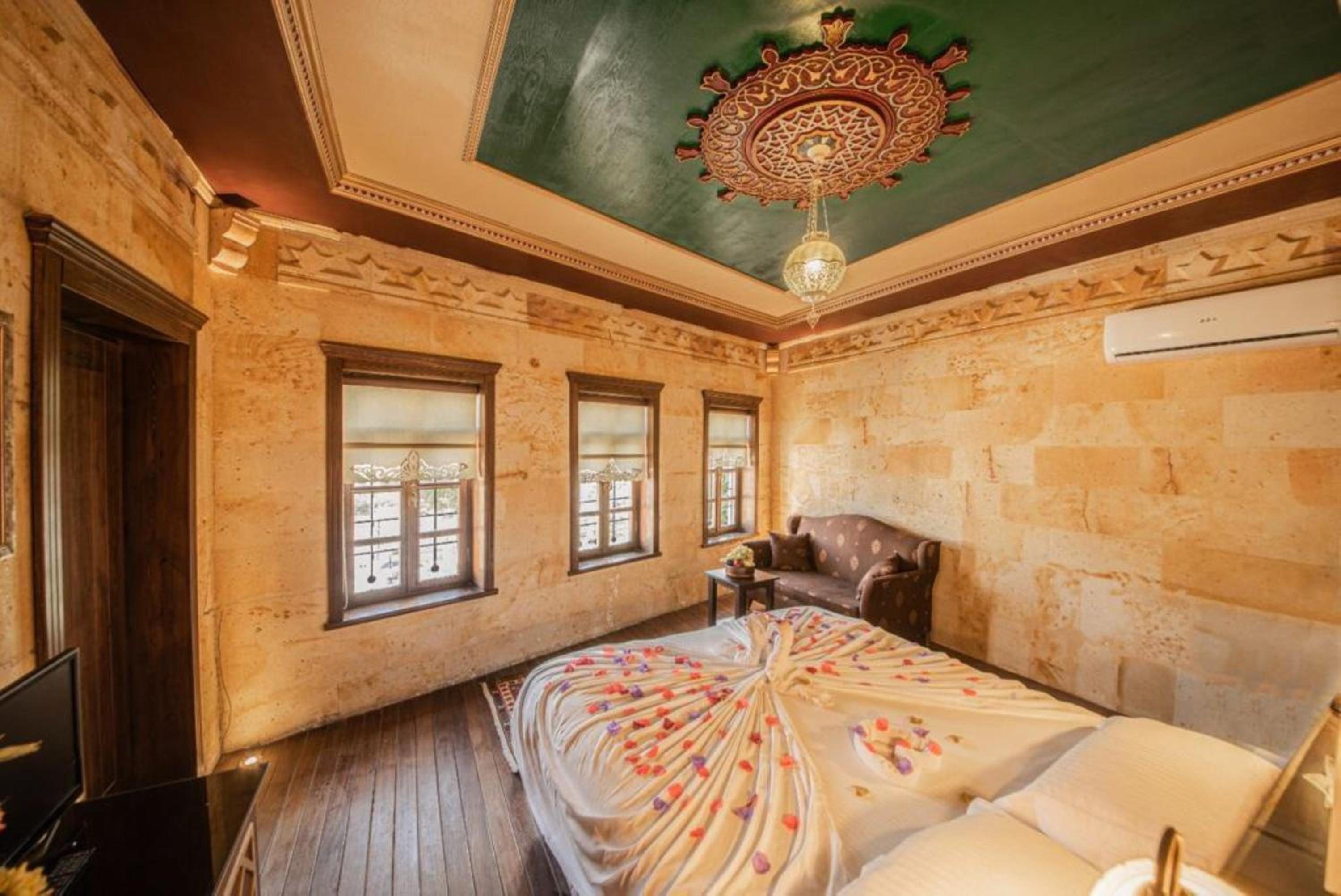 Junior Suite with Balcony photo 1