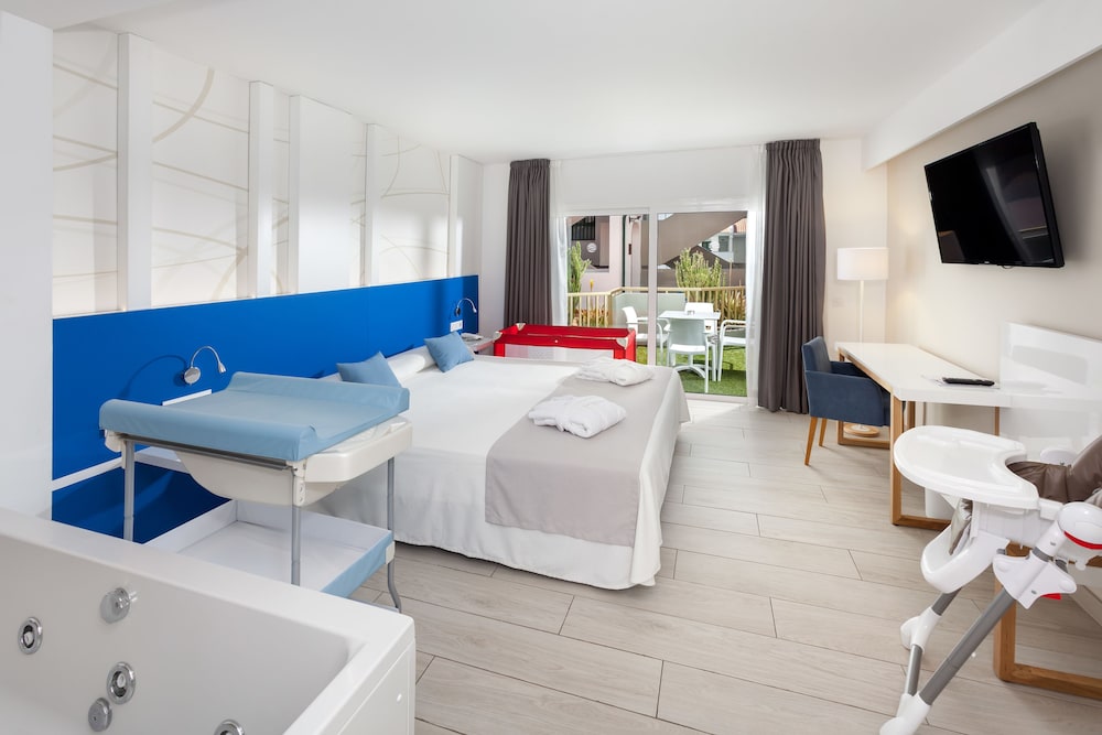 Family Suite, 1 Bedroom - Photo 1