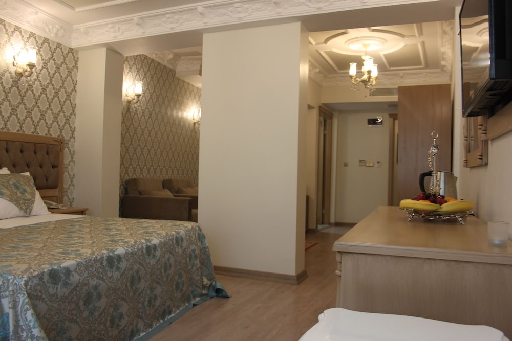 Family Room photo 2