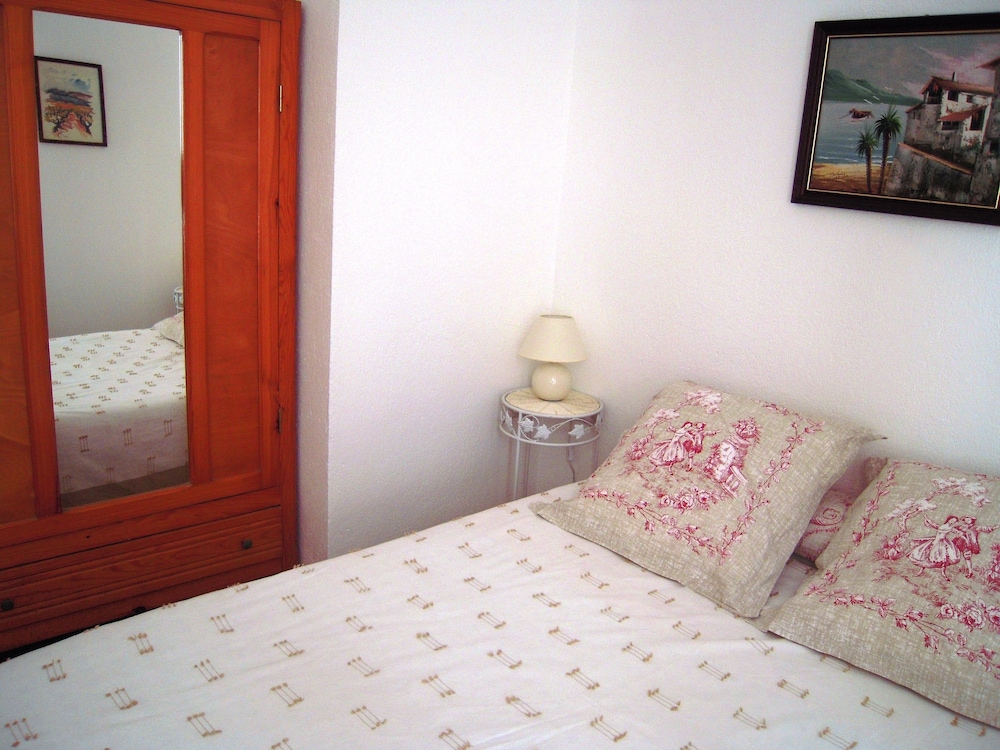 Classic Cottage (Merlot) photo 3