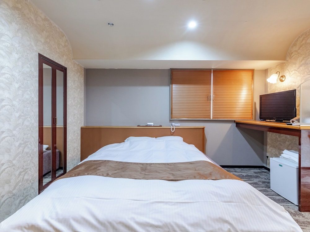 Double Room, Non Smoking - Photo 5