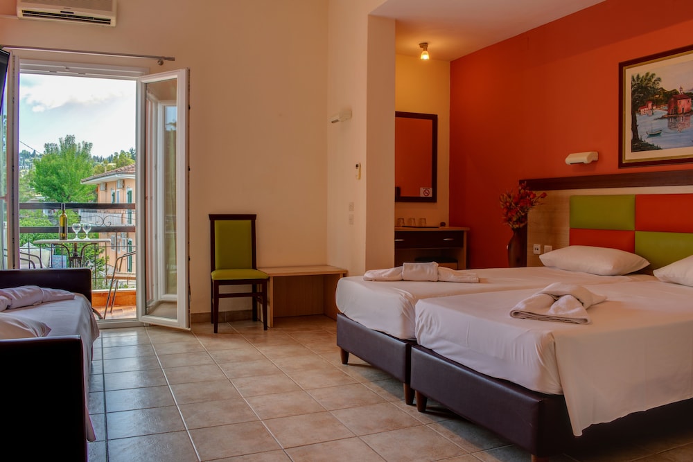 Quadruple Room - Photo 4