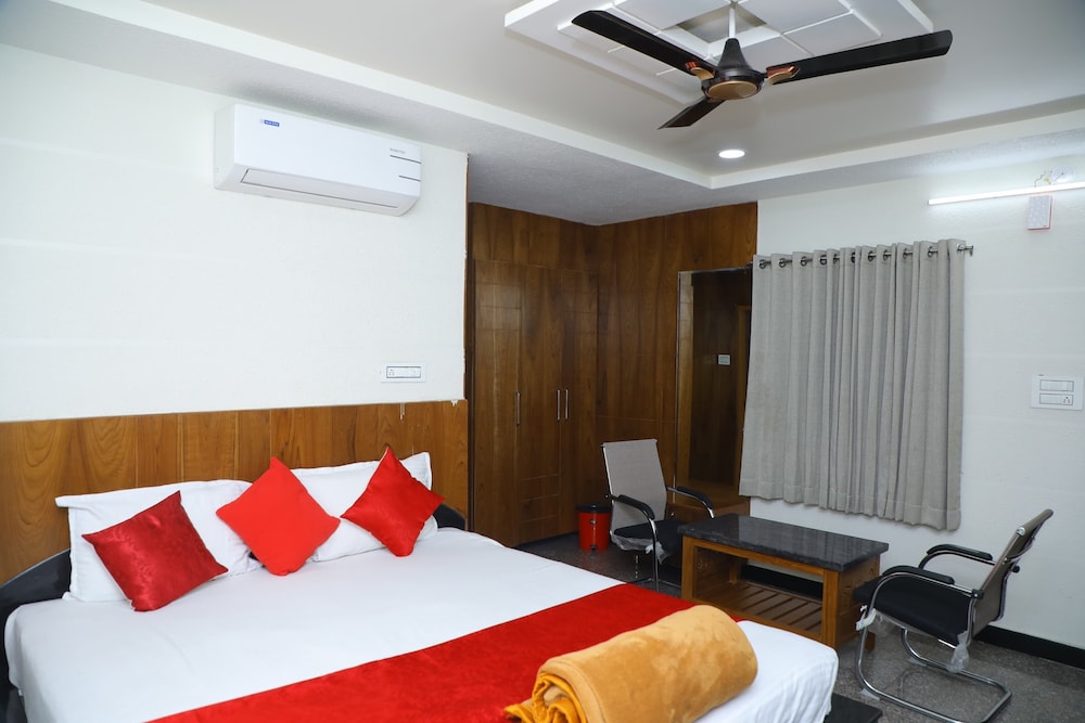 Deluxe Double Room, City View