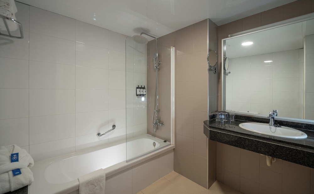 Junior Triple Room, City View (Suite 3 Adults), photo 6