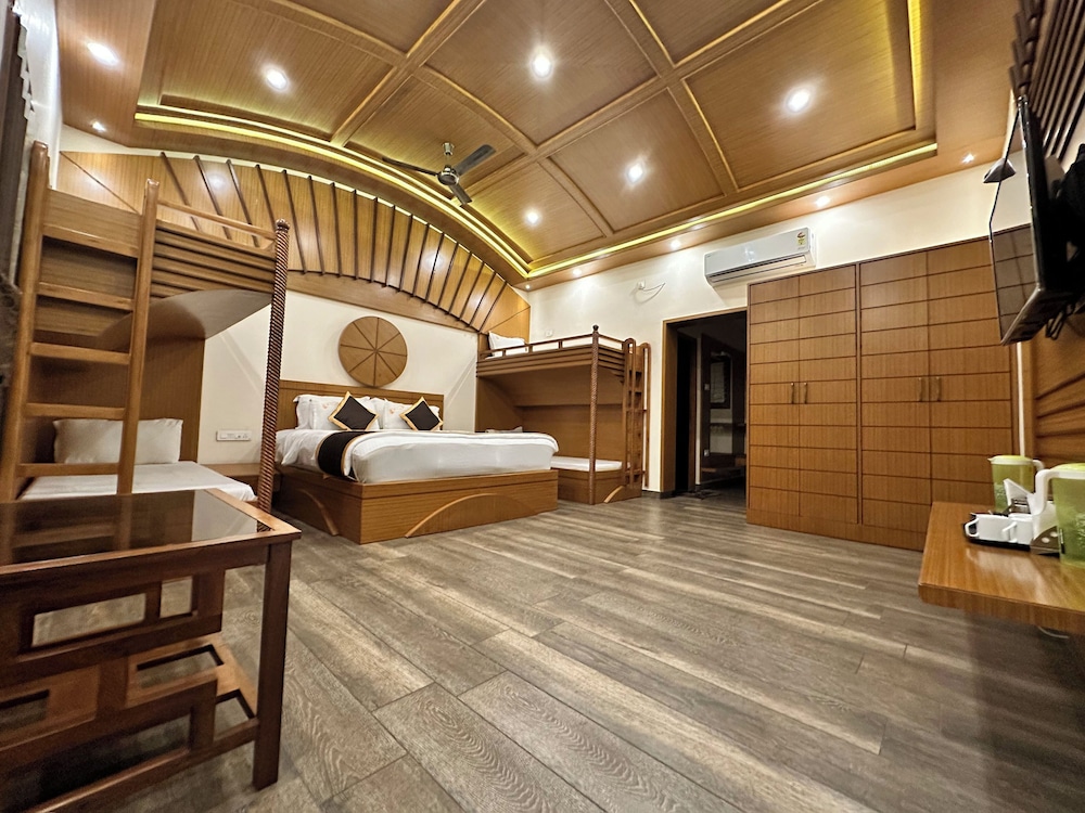Luxury Quadruple Room - Photo 5