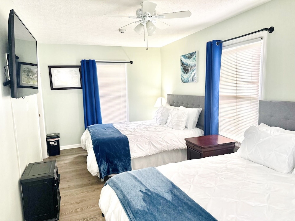 Deluxe Suite, Private Bathroom (Crown) photo 3