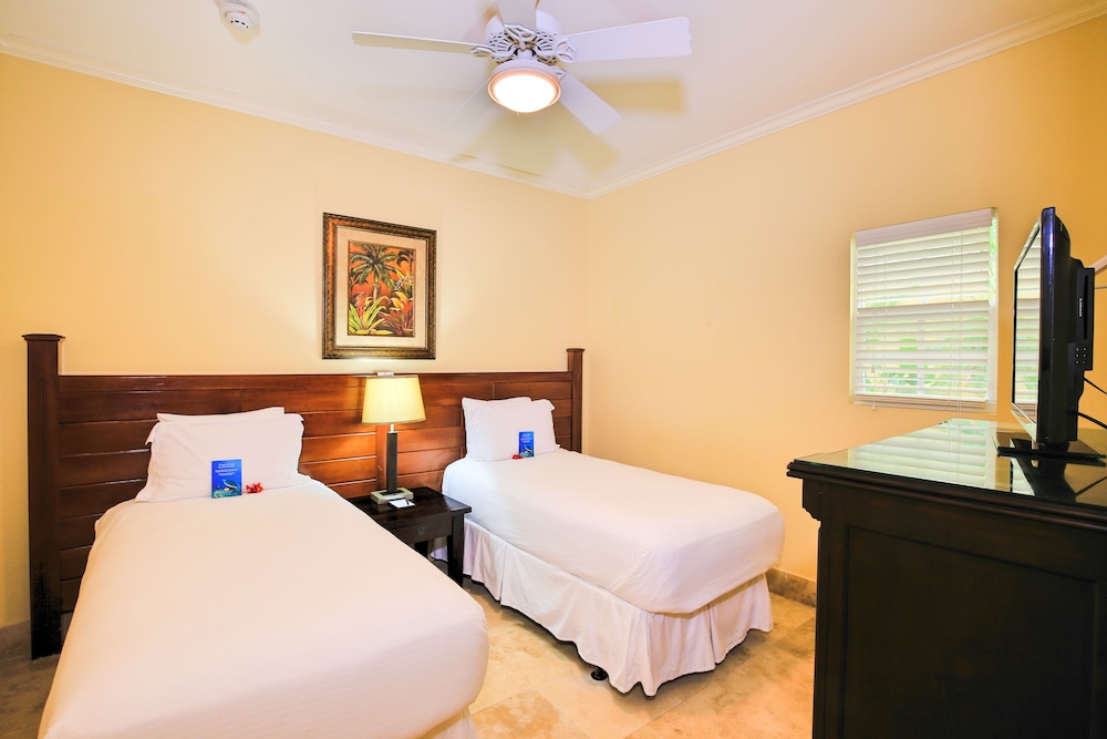 Suite, 2 Bedrooms, Oceanfront - Photo 2
