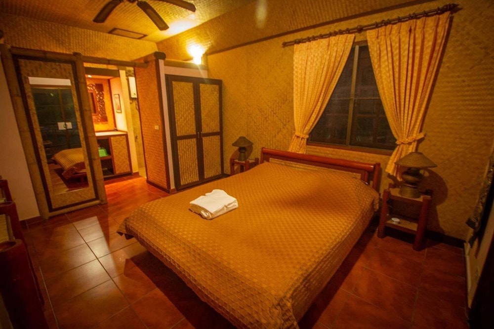 Bungalow (Pool Side B2) photo 3