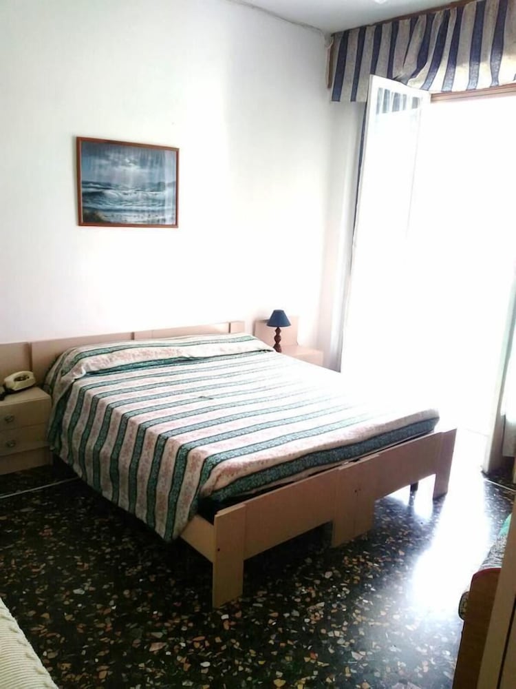 Classic Triple Room - Photo 1