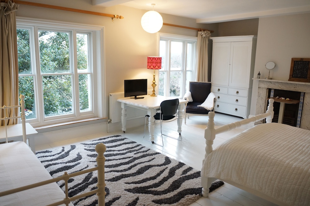 Large Double or Twin Room photo 2