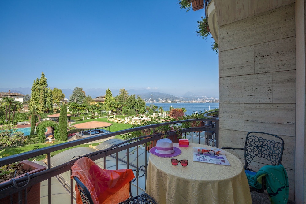 Doppia DELUXE, vista sulla piscina e laterale del lago - Photo 10