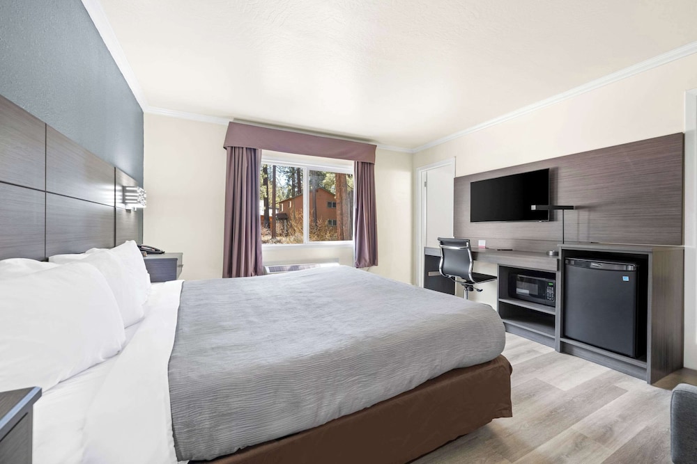 Room, 1 King Bed, Non Smoking - Photo 3