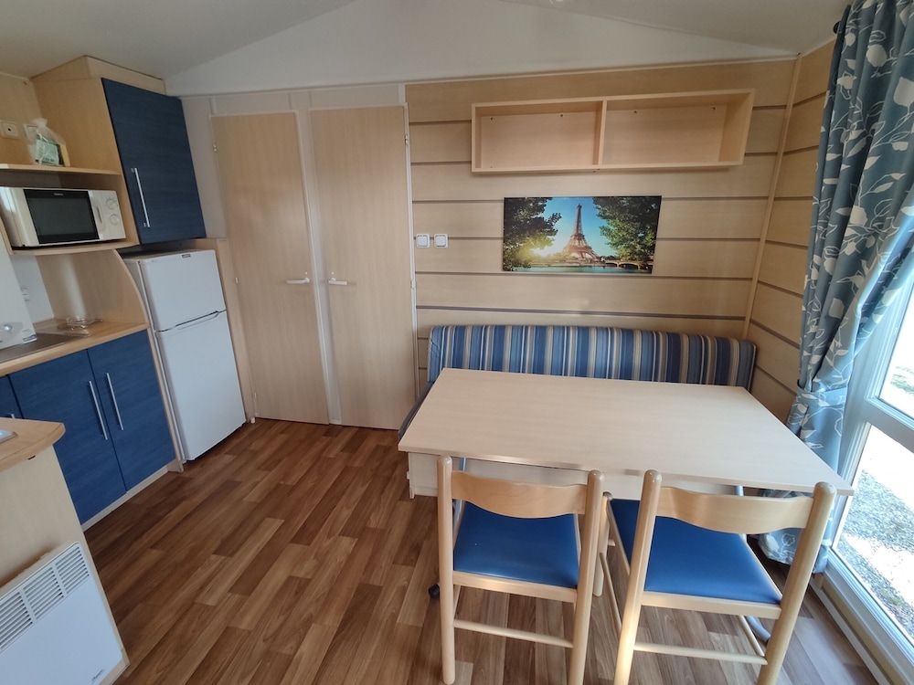 Mobile Home, 2 Bedrooms, Kitchen, Resort View
