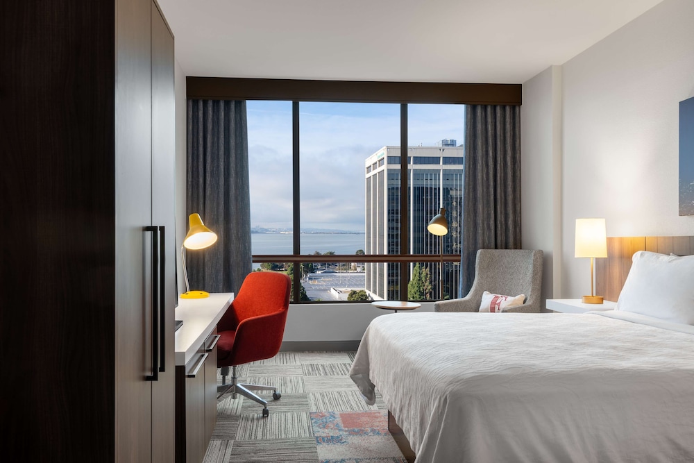 Room, 1 King Bed, Bay View (High Floor) - Photo 7