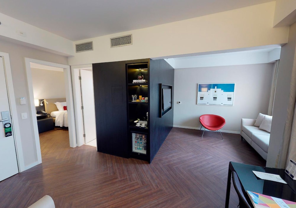 Room - Photo 3