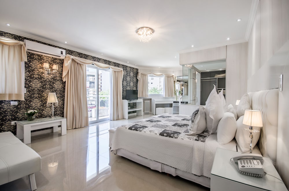 Deluxe Studio Suite