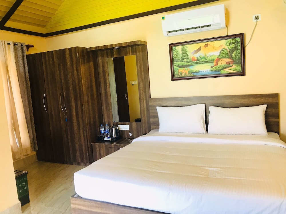 Classic Double Room, 1 Bedroom, Pool View photo 1