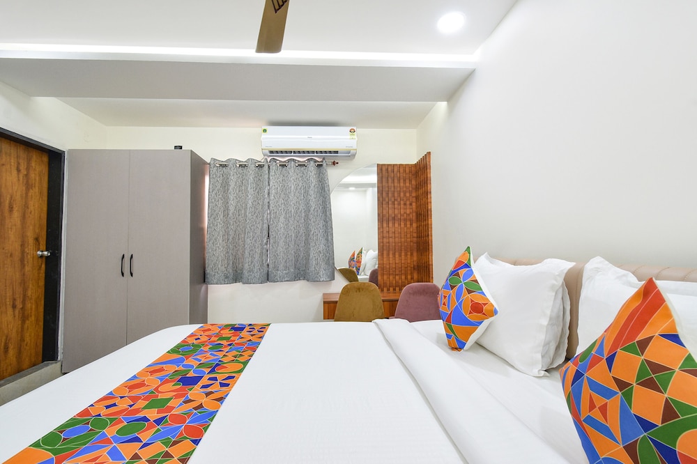Deluxe Room - Photo 3