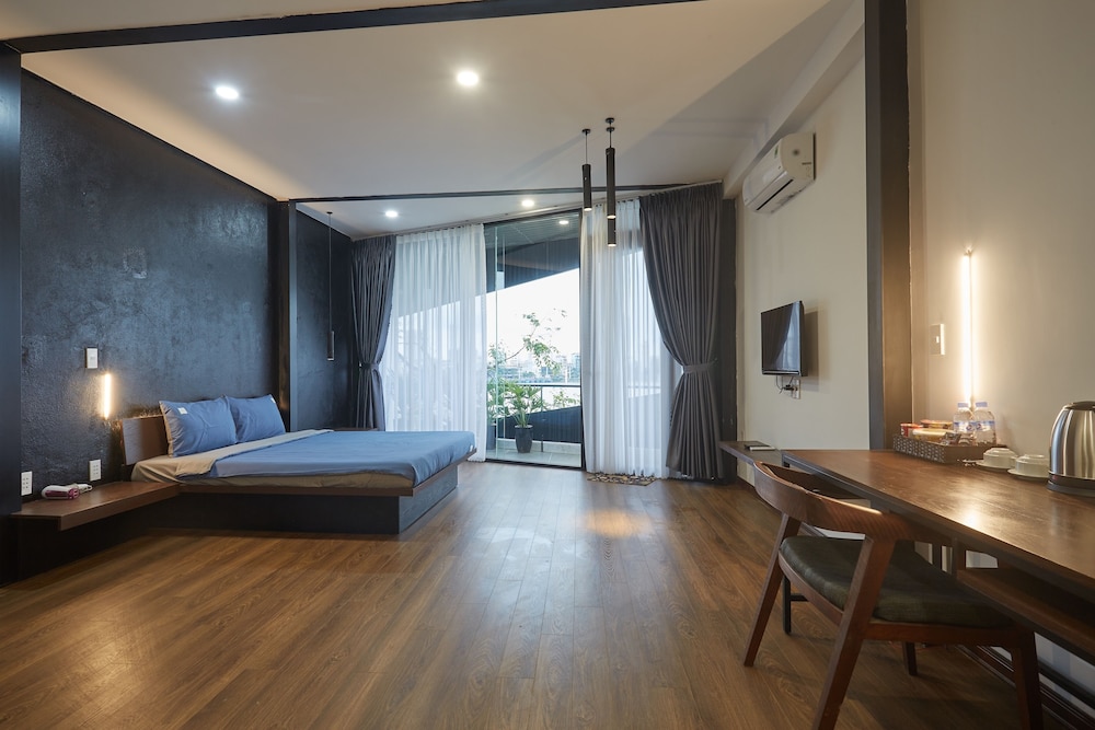 Deluxe Double Room, Balcony, River View - Photo 3