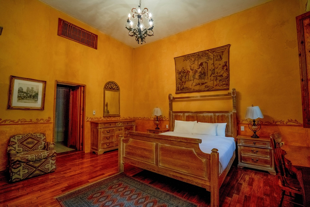 Imperial Suite, King Size Bed - Photo 2