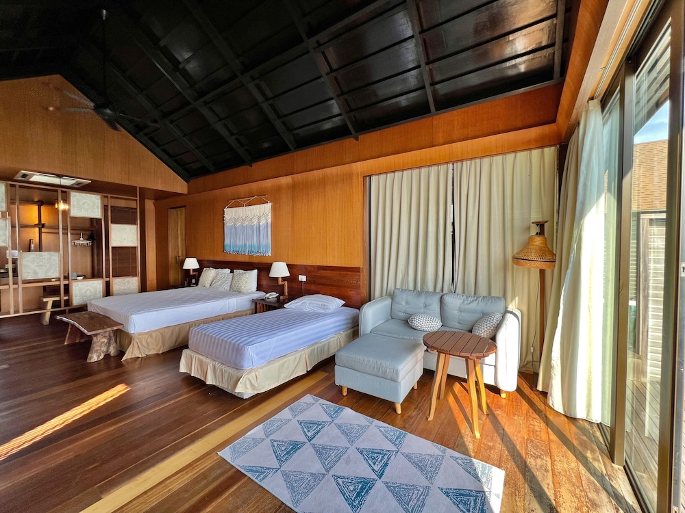 Deluxe Room, Sea View, Overwater