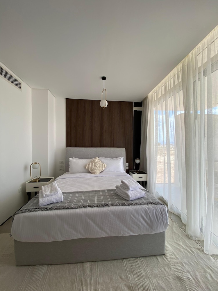Elite Chalet, 2 Bedrooms, Beachfront photo 1