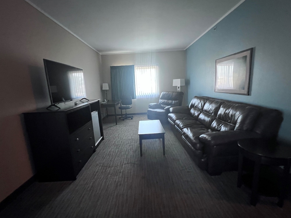 Studio Suite, 1 King Bed, Non Smoking photo 3
