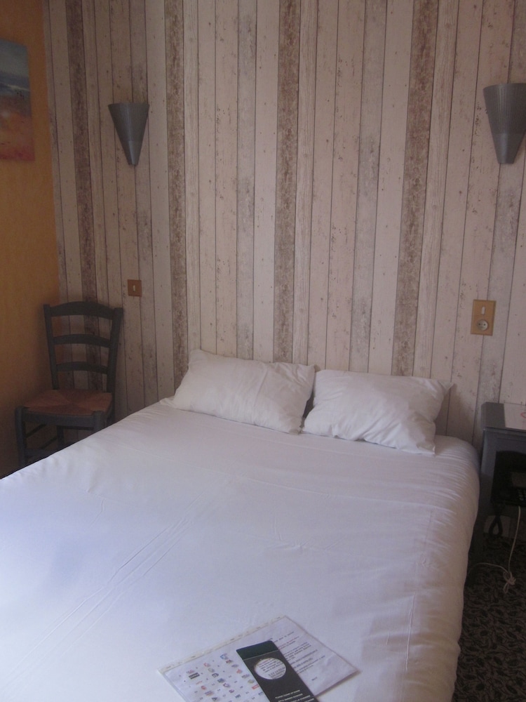 Standard Double Room - Photo 6