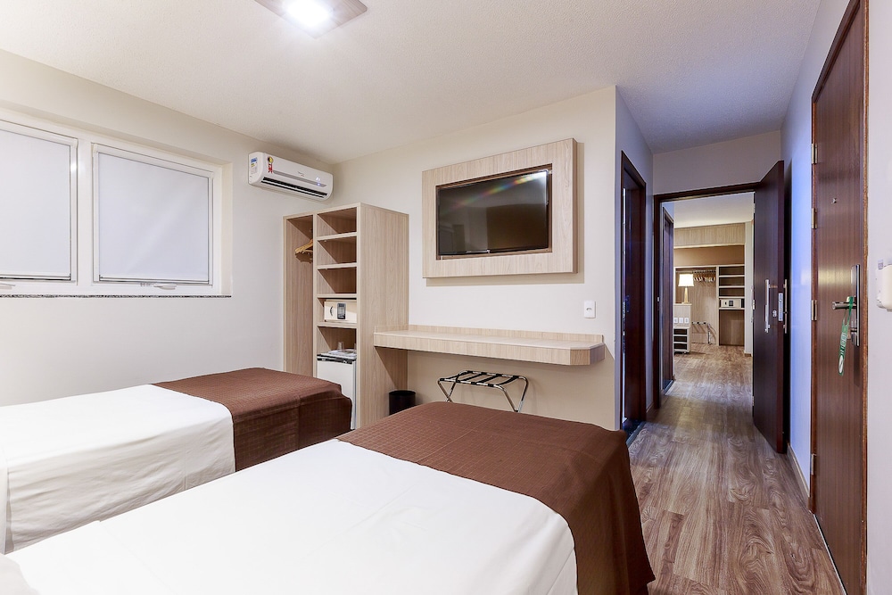 Standard Twin Room - Photo 2