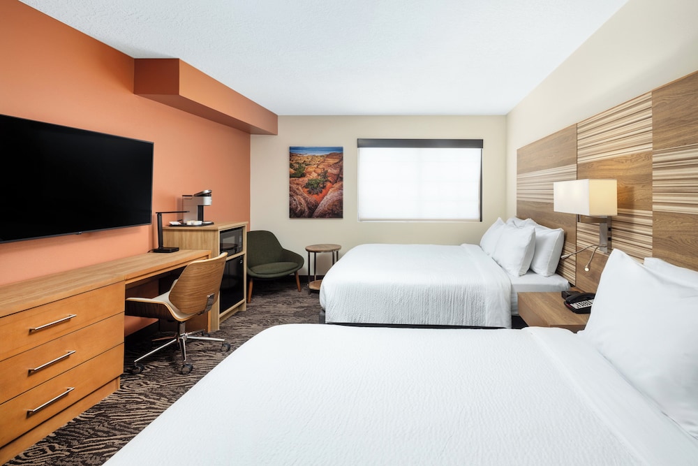 Standard Room, 2 Queen Beds, Accessible, Non Smoking (Communications Accessible) photo 2
