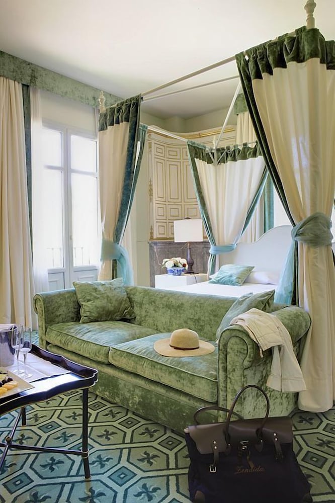 Grand Room - Photo 1