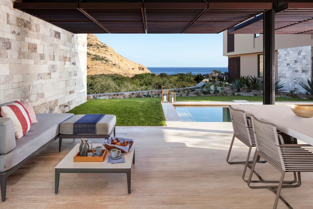 Ocean View One Bedroom Suite With Pool