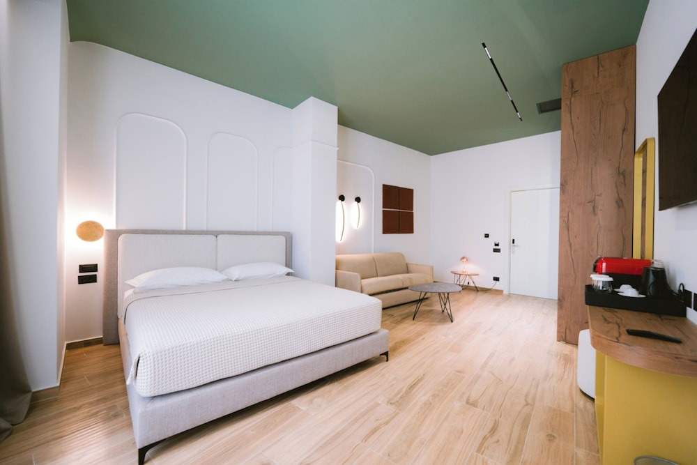 Family Room, Balcony