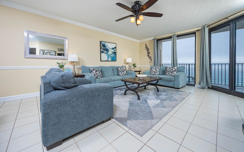 Condo, 3 Bedrooms