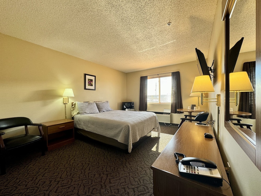 Standard Room, 1 Queen Bed, Non Smoking photo 1