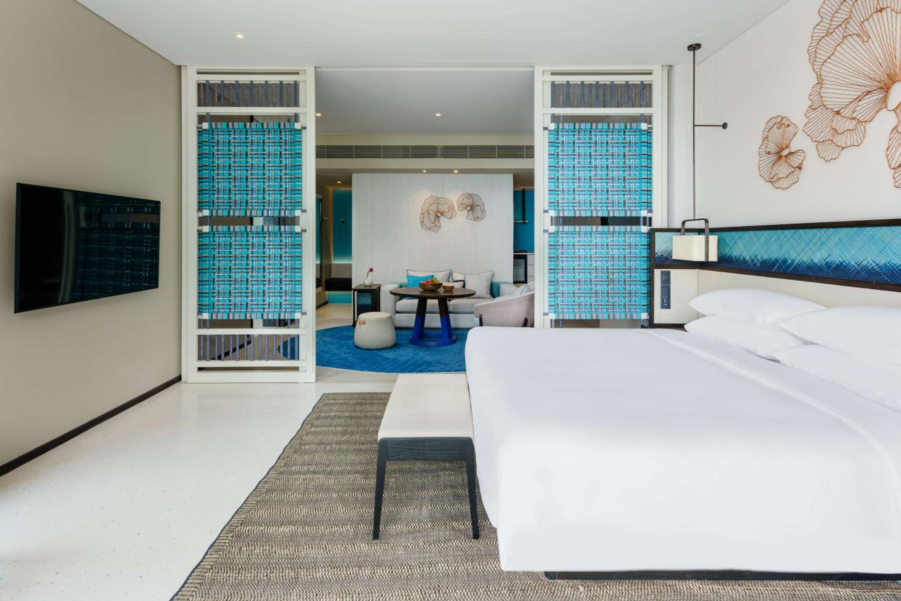 One-Bedroom Regency Suite with Club Access - Photo 3