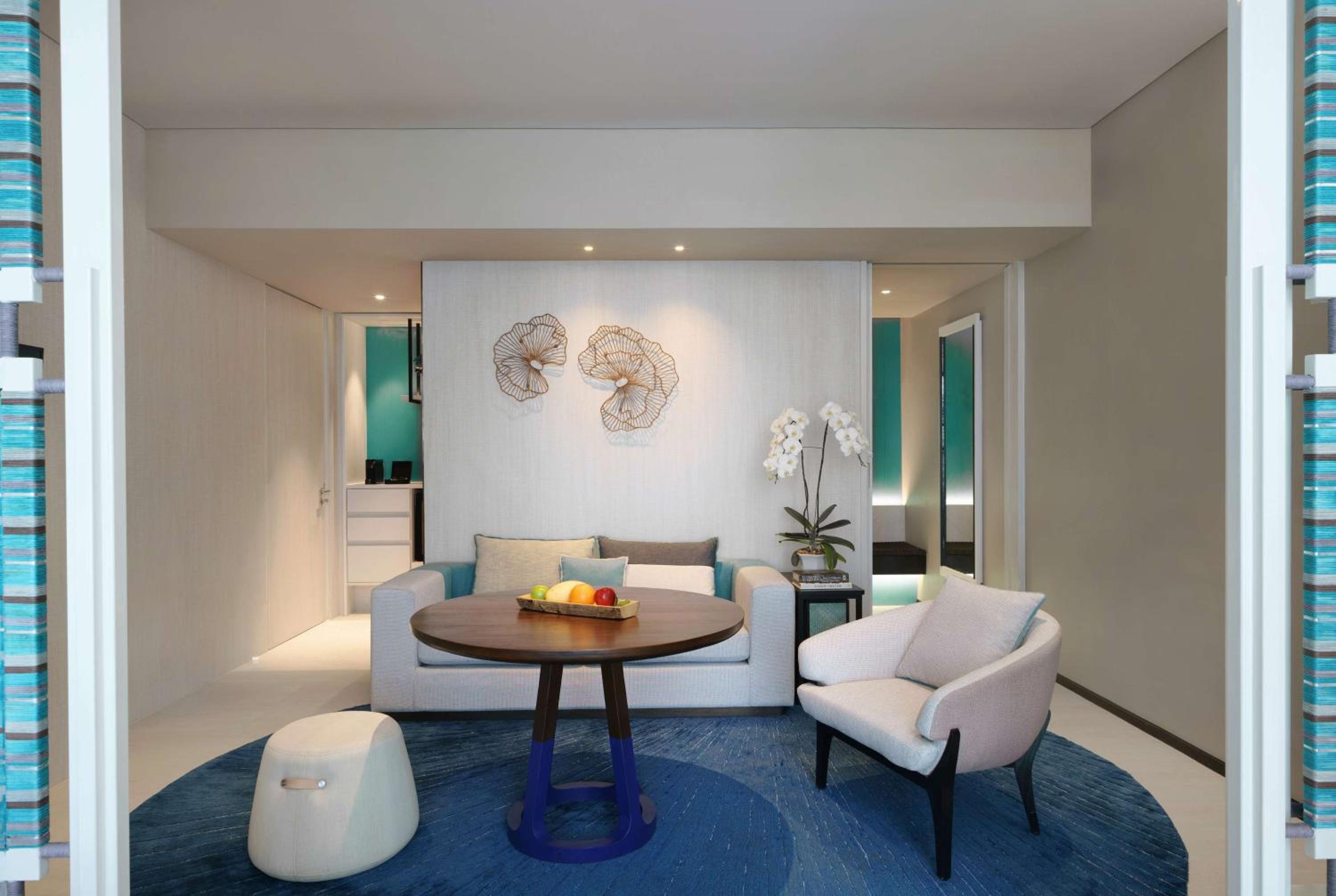 One-Bedroom Regency Suite with Club Access - Photo 5