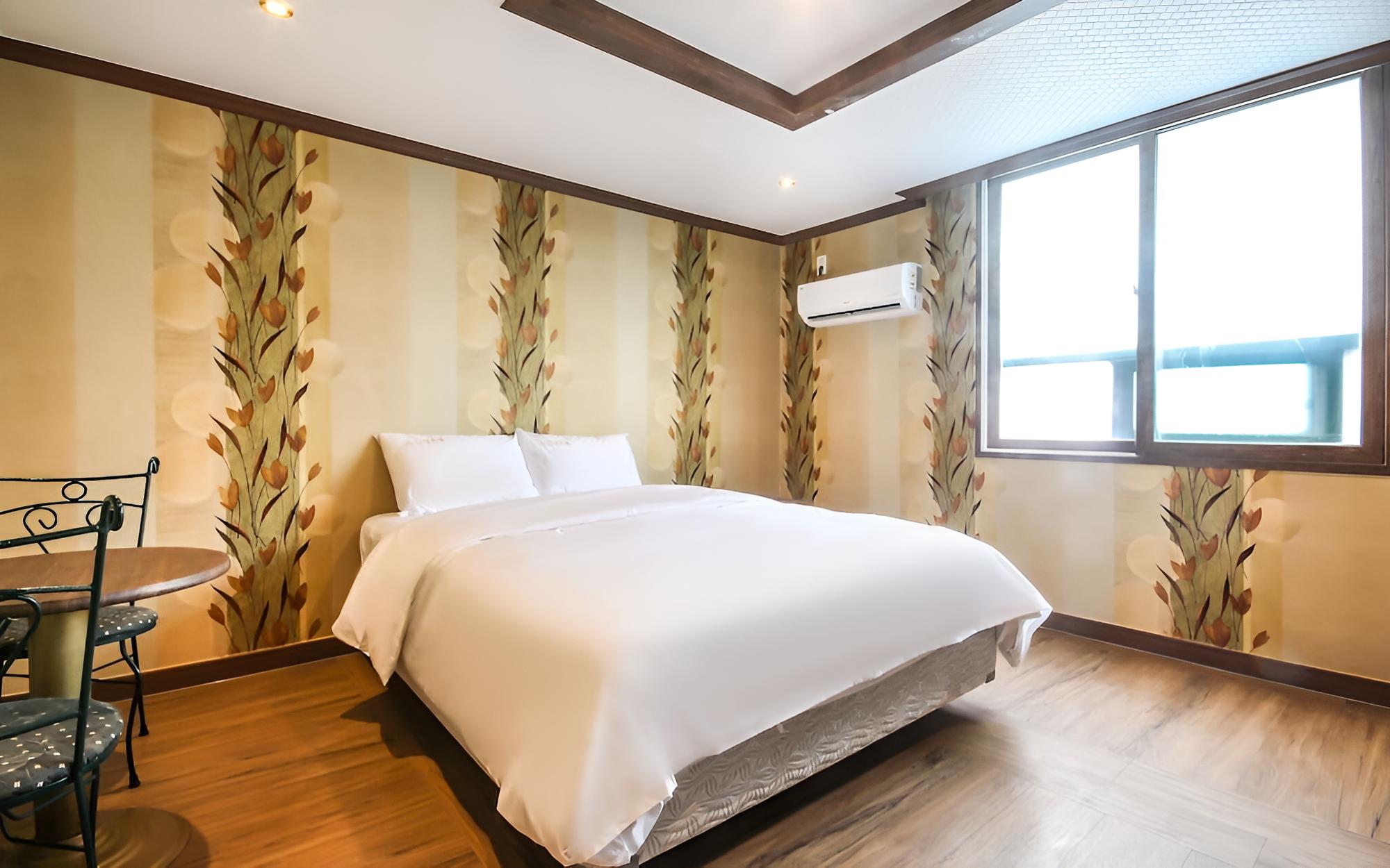 Room (Standard Room) - Photo 1