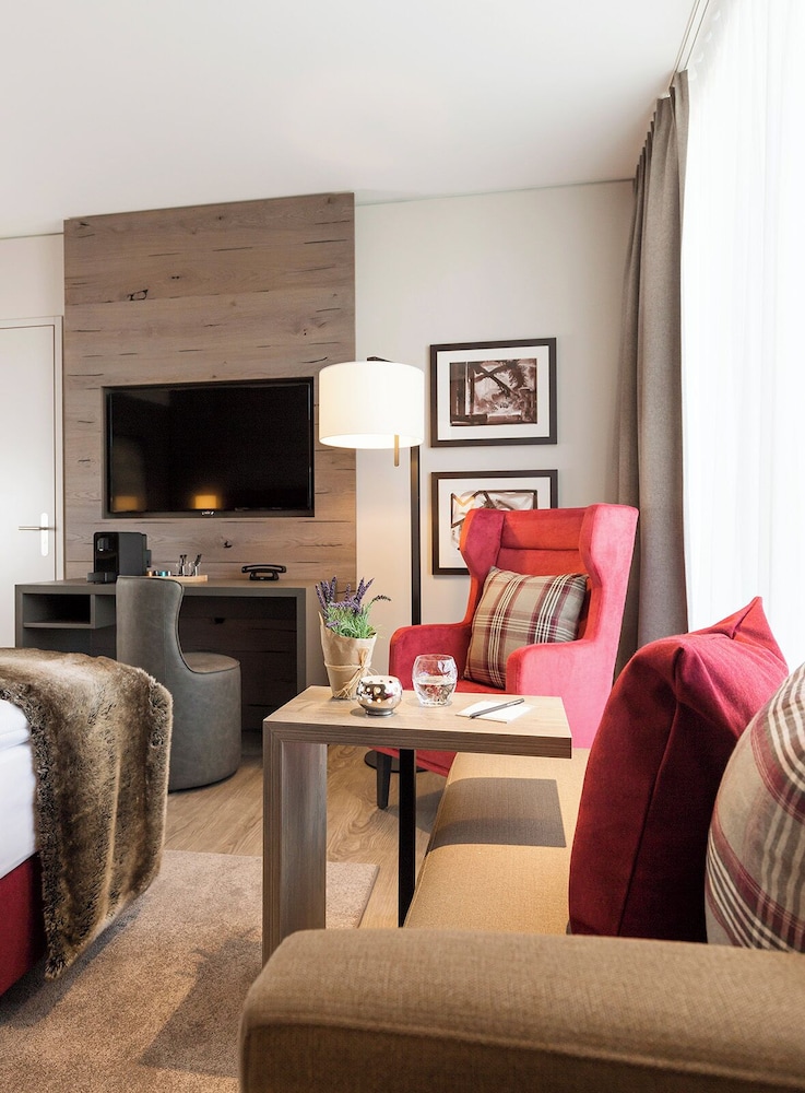 Premium Double Room, 2 Twin Beds, Mountain View