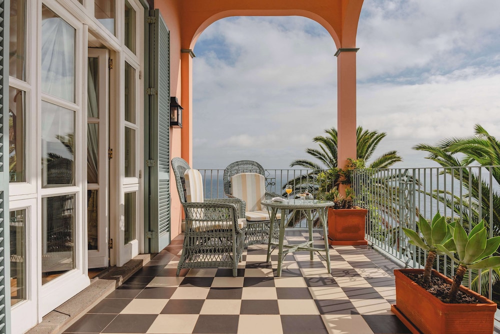 Suite (Atlantica)
