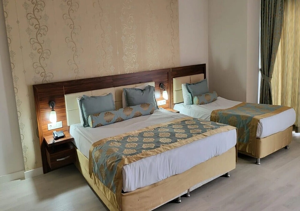 Standard Large Room photo 2